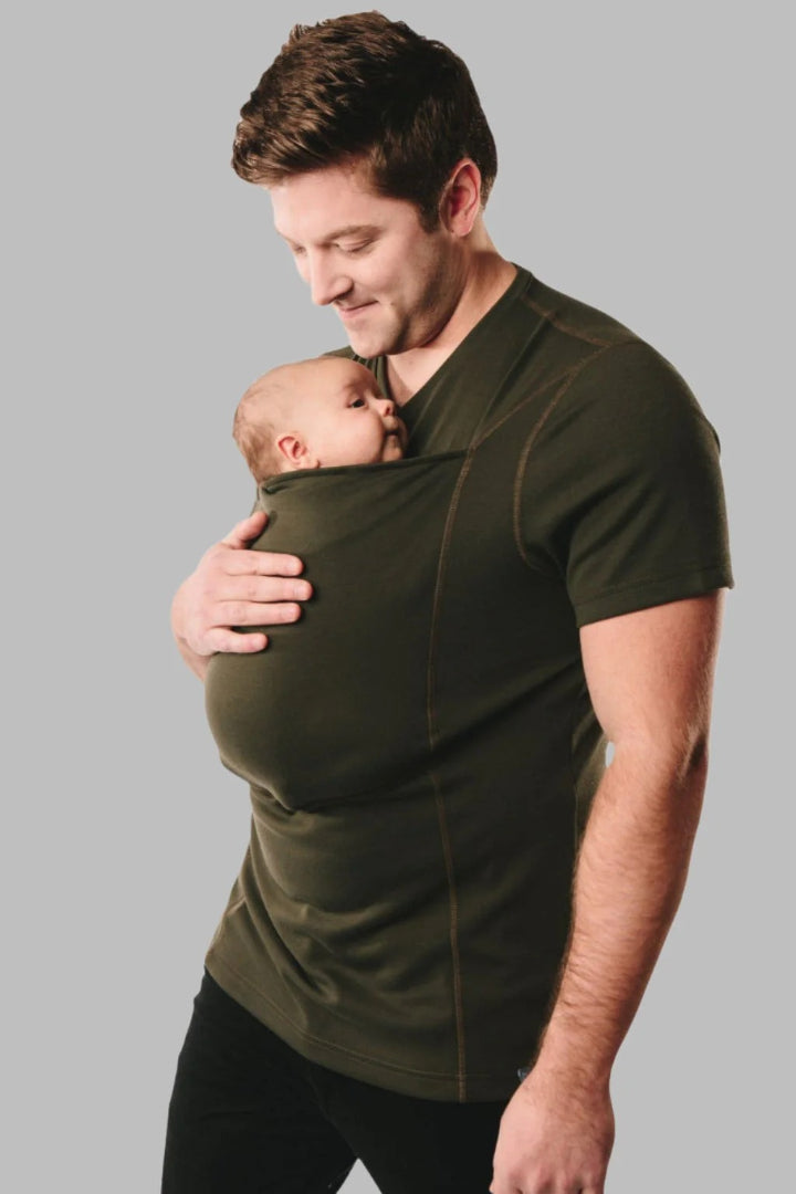 Close-fitting baby carrier T-shirt