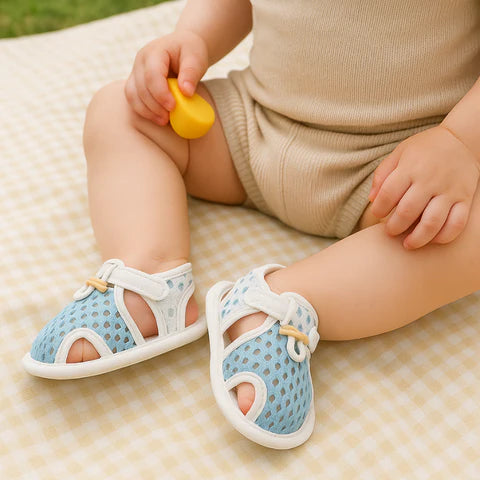 Ultra-light summer shoes for children