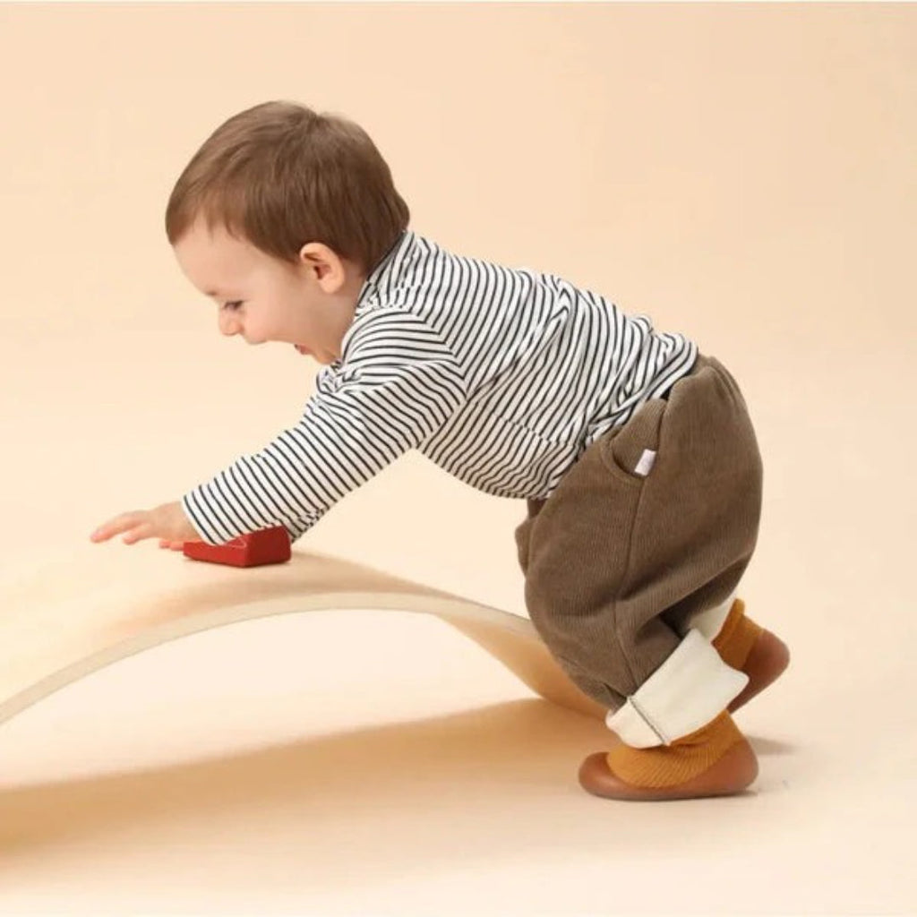 Sock shoes for baby with warm and non-slip sole