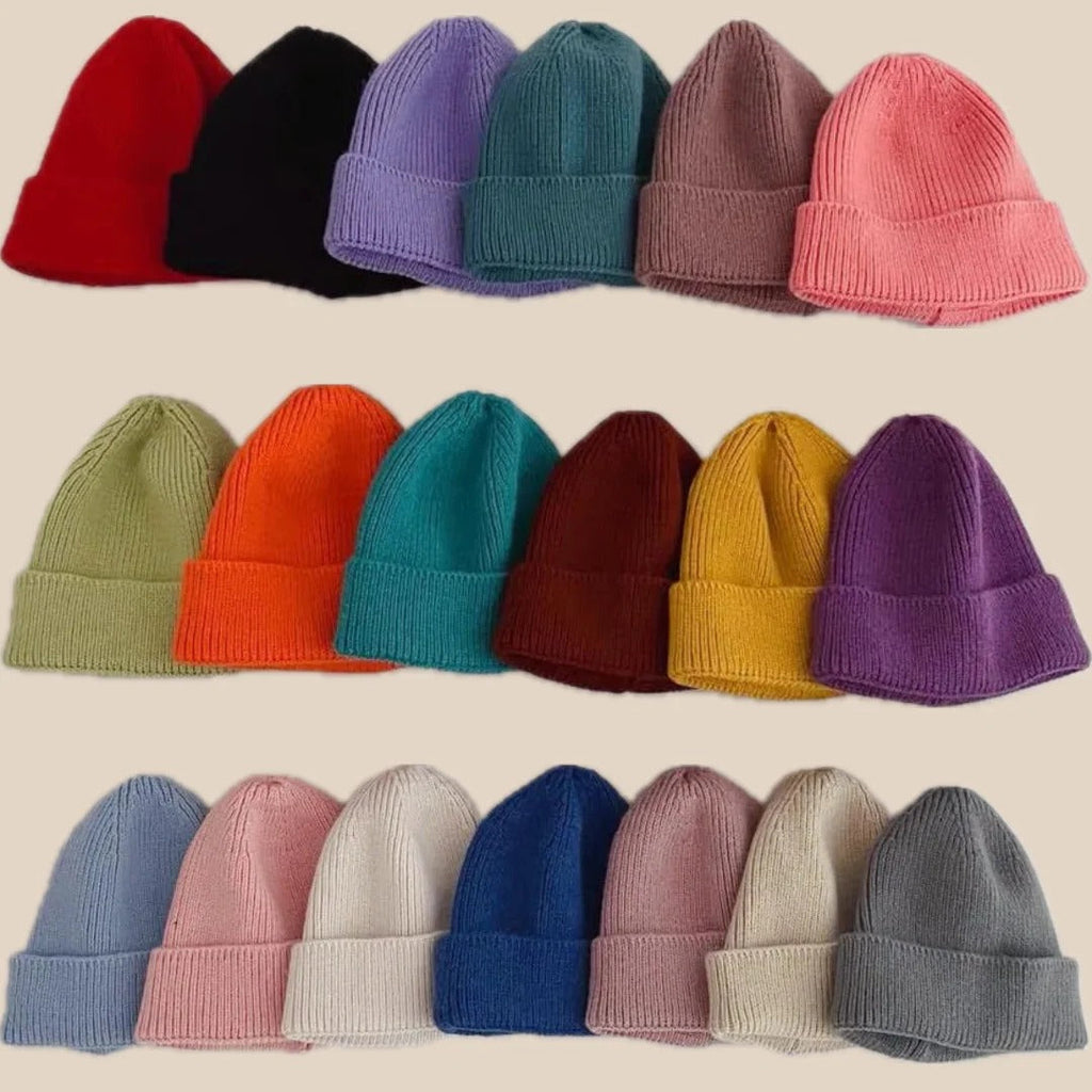 Knitted children's hat for warm days