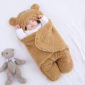 Soft baby blanket with bear motif