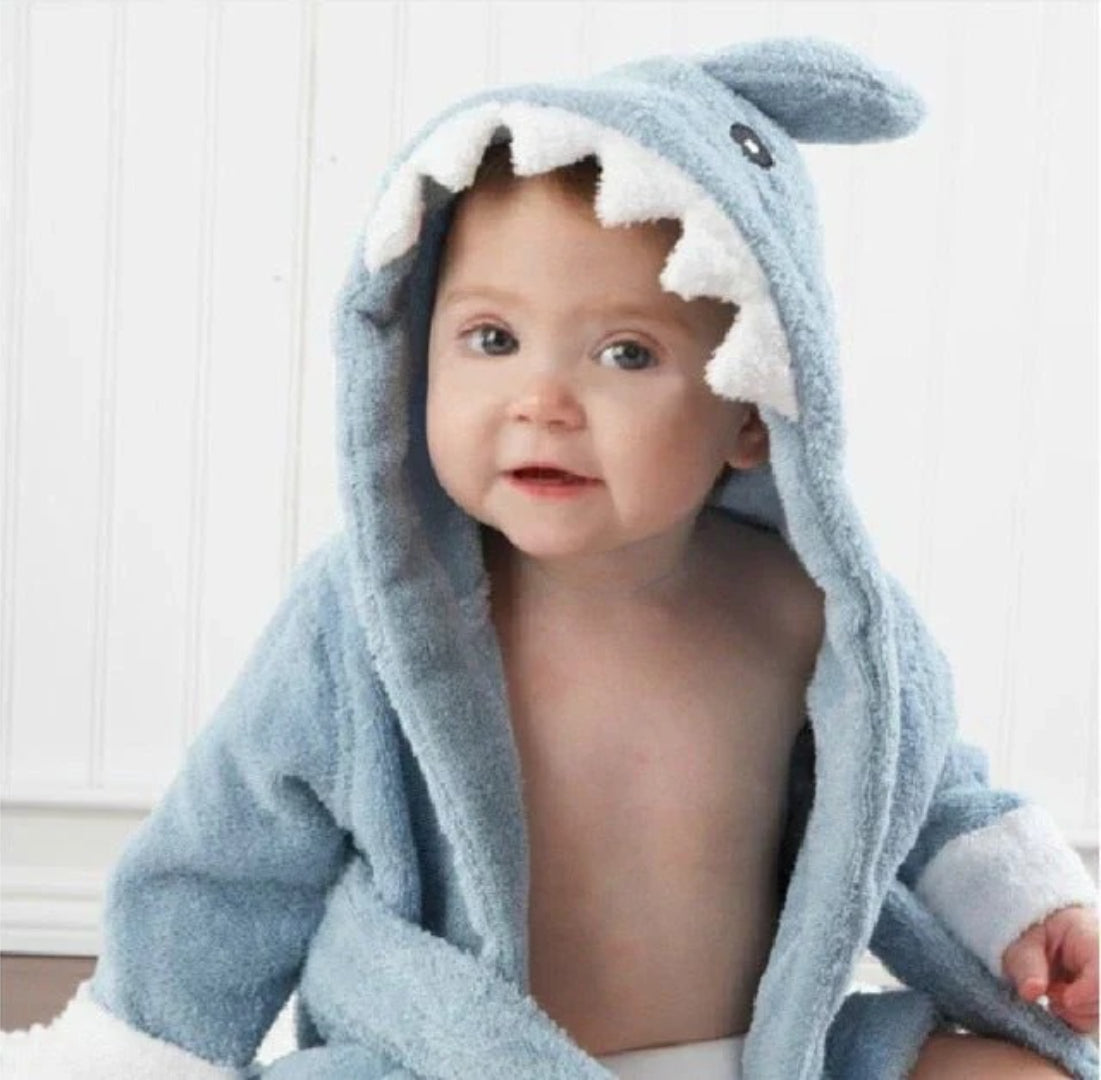 Baby bathrobe in soft absorbent material with animal motif