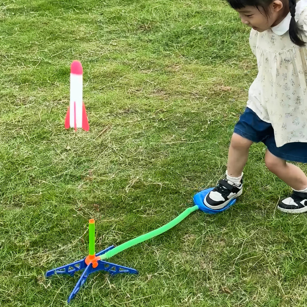 Rocket toy set for outdoor ball games