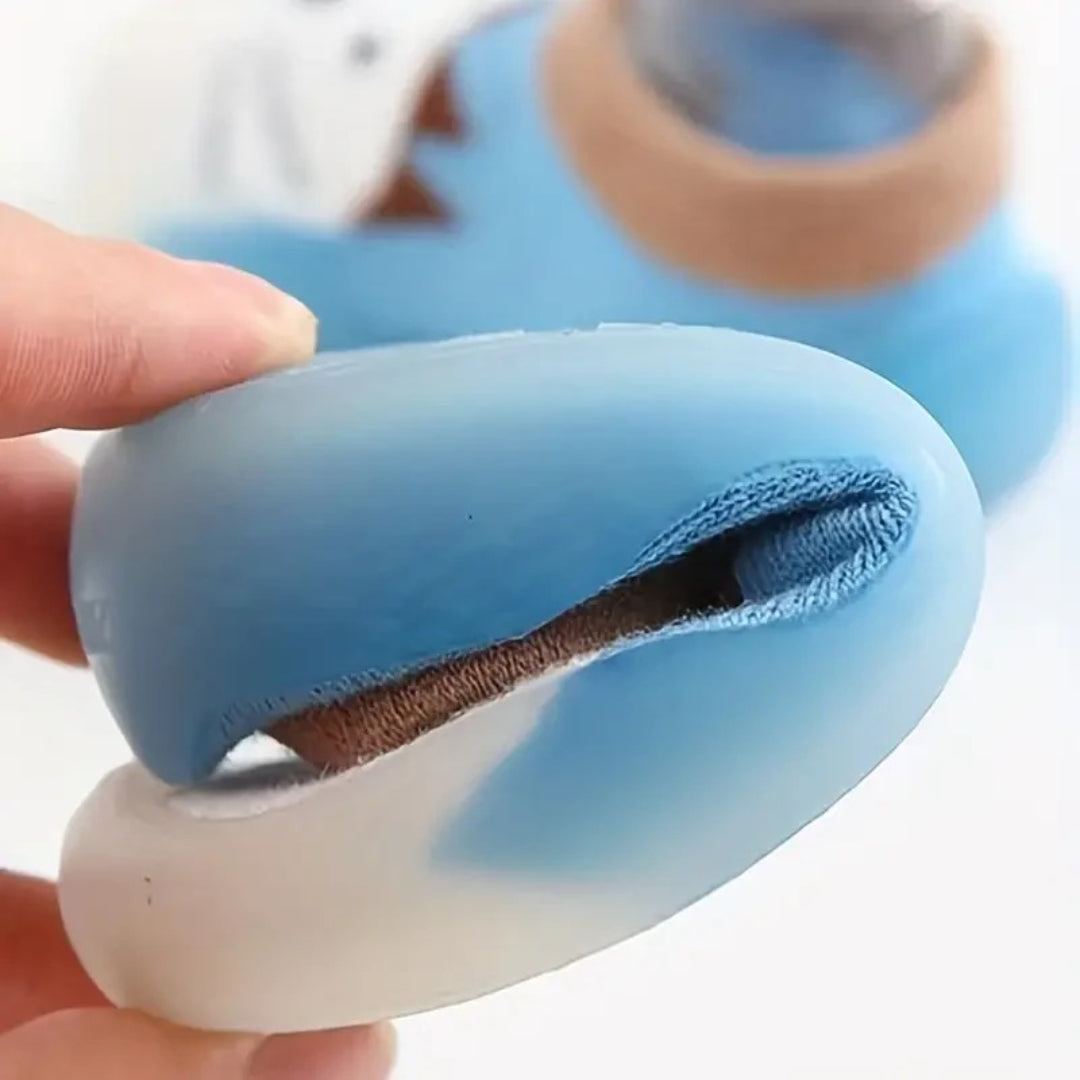 First-step baby shoes with soft, flexible, non-slip sole