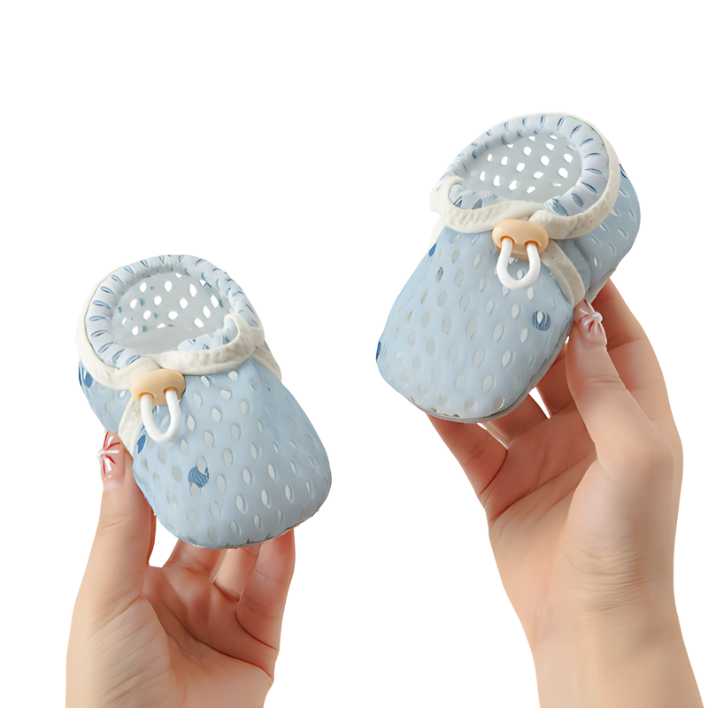 Ultra-light summer shoes for children