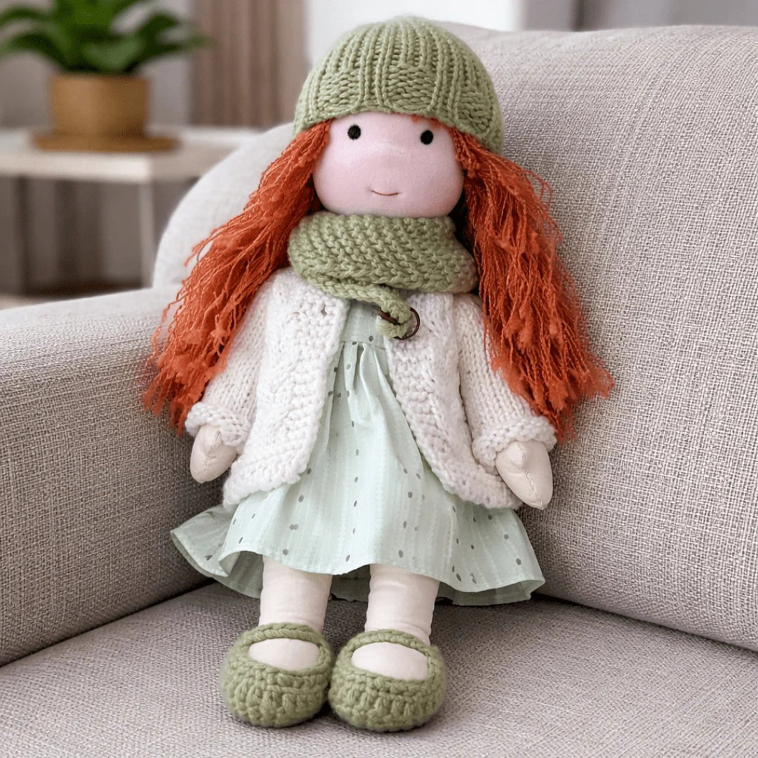 Håndlavet Waldorf dukke i bomuld til rolig og fantasifuld leg
