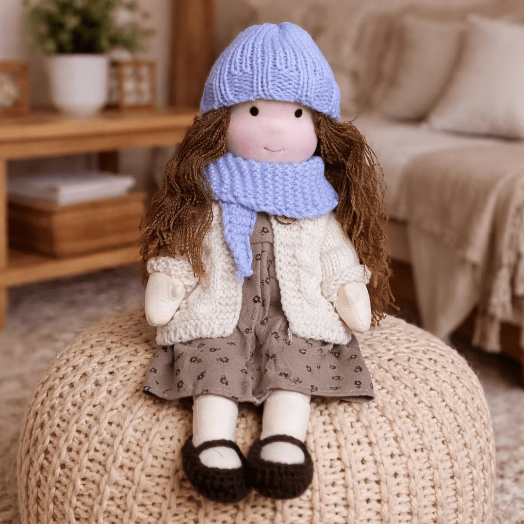 Håndlavet Waldorf dukke i bomuld til rolig og fantasifuld leg