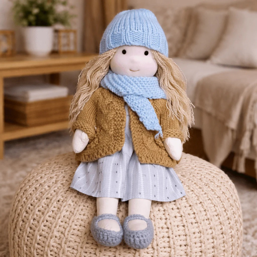 Håndlavet Waldorf dukke i bomuld til rolig og fantasifuld leg