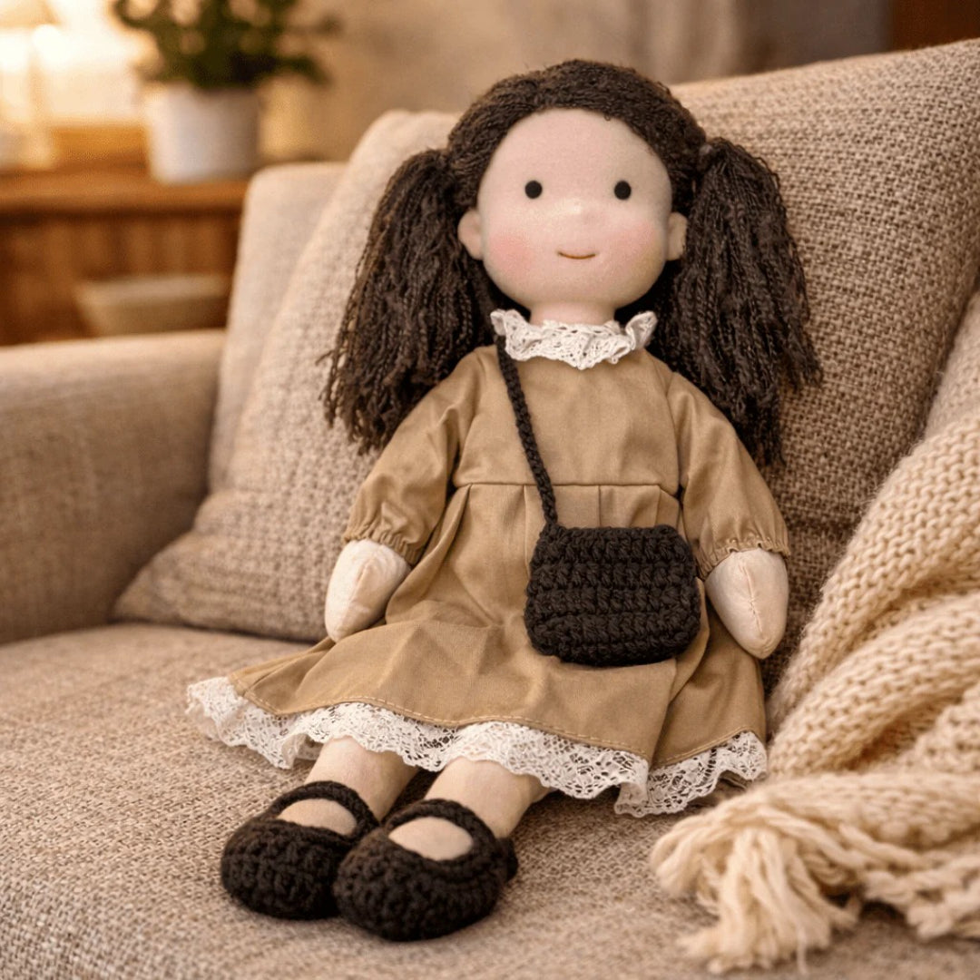 Håndlavet Waldorf dukke i bomuld til rolig og fantasifuld leg