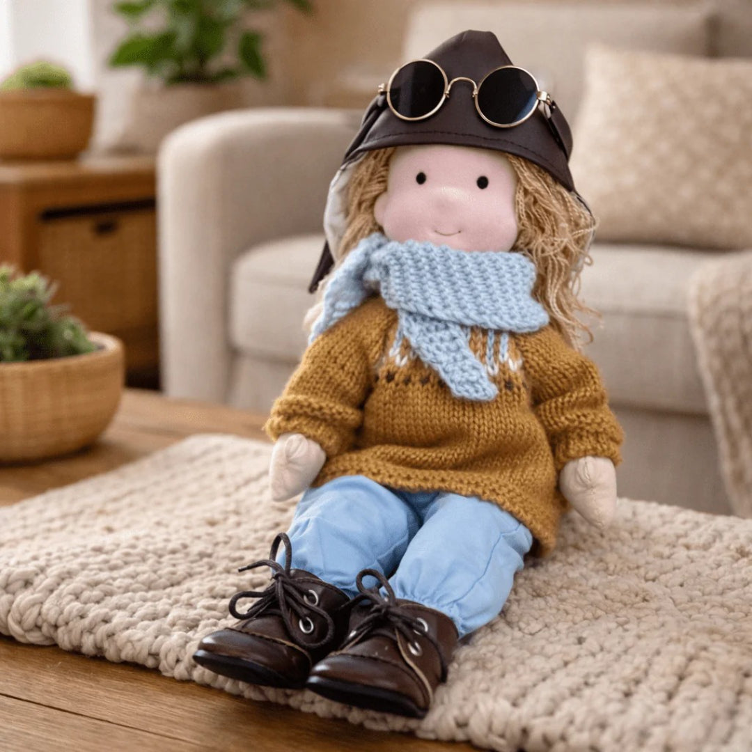 Håndlavet Waldorf dukke i bomuld til rolig og fantasifuld leg