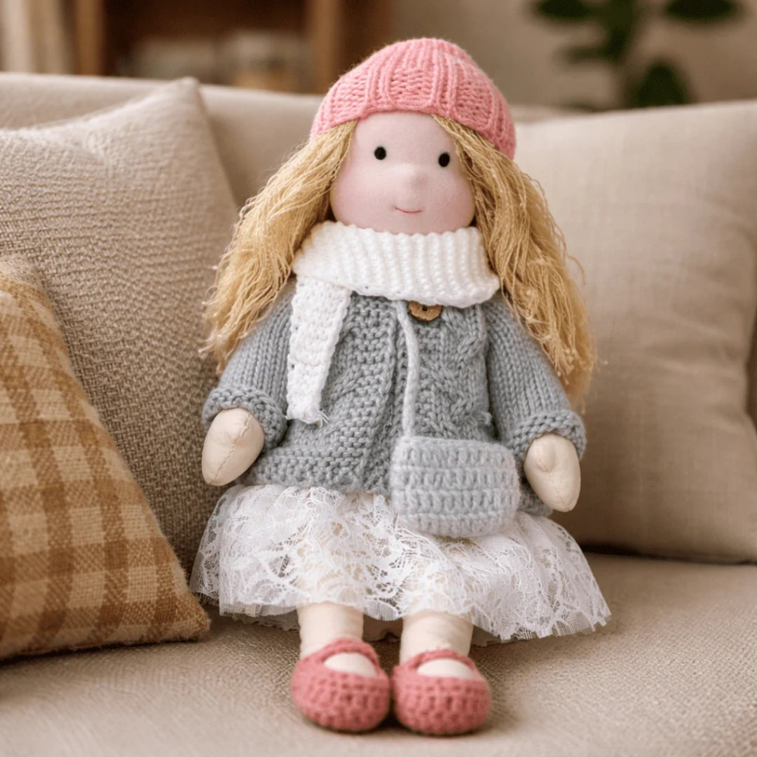 Håndlavet Waldorf dukke i bomuld til rolig og fantasifuld leg