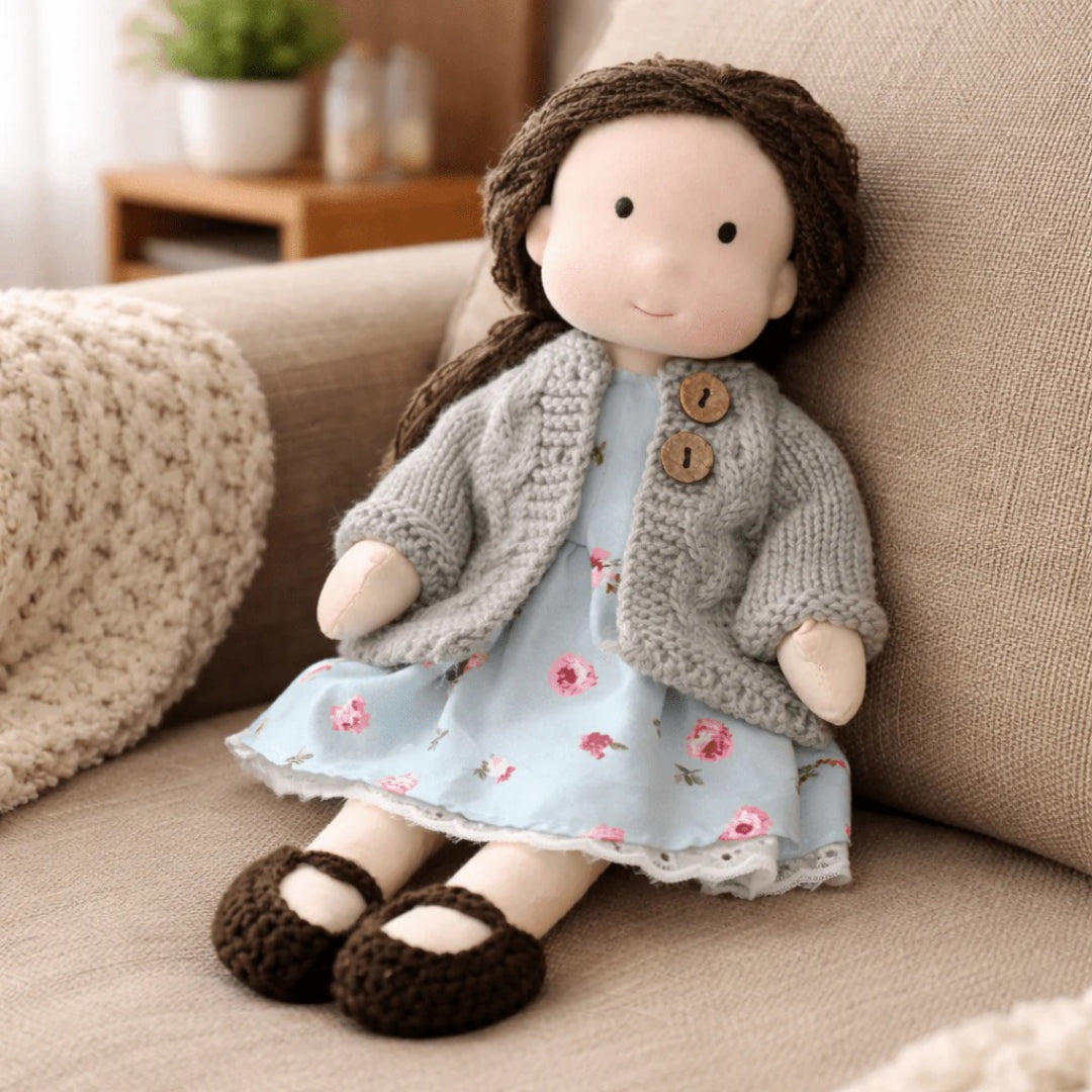 Håndlavet Waldorf dukke i bomuld til rolig og fantasifuld leg