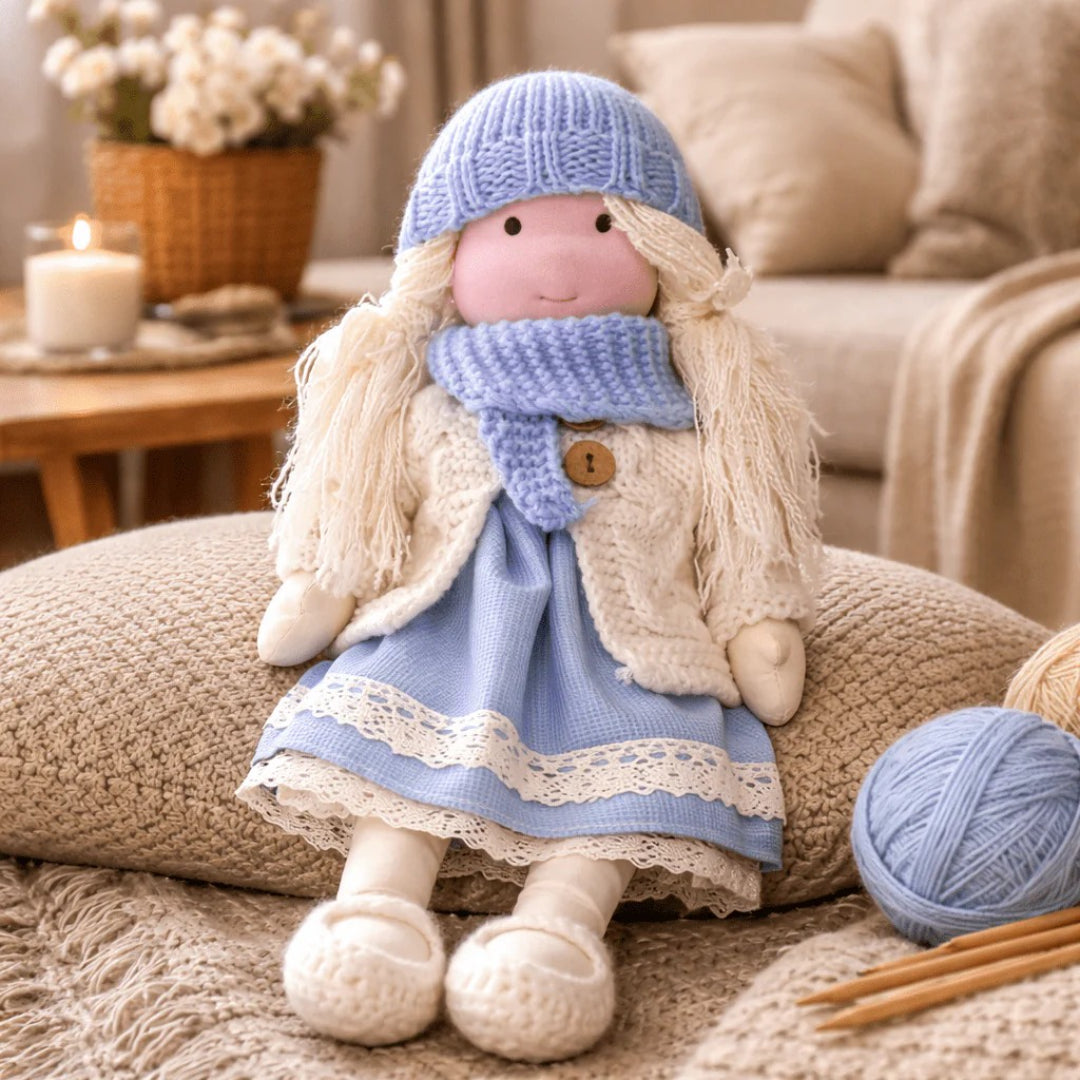 Håndlavet Waldorf dukke i bomuld til rolig og fantasifuld leg