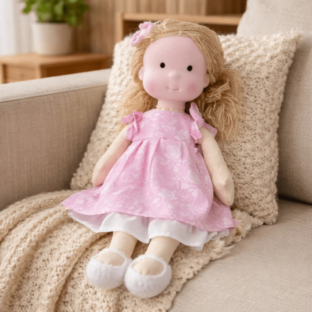 Håndlavet Waldorf dukke i bomuld til rolig og fantasifuld leg