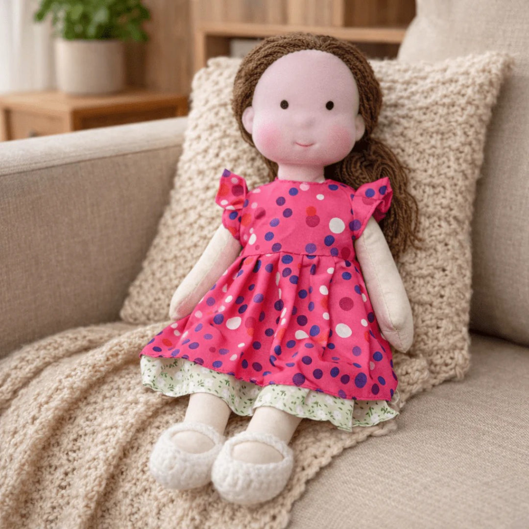 Håndlavet Waldorf dukke i bomuld til rolig og fantasifuld leg