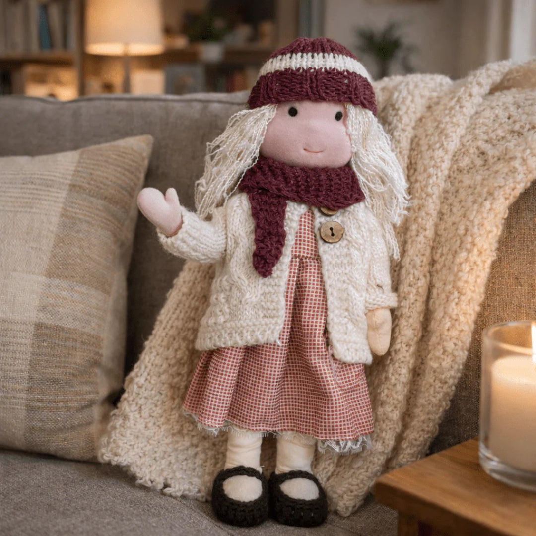 Håndlavet Waldorf dukke i bomuld til rolig og fantasifuld leg