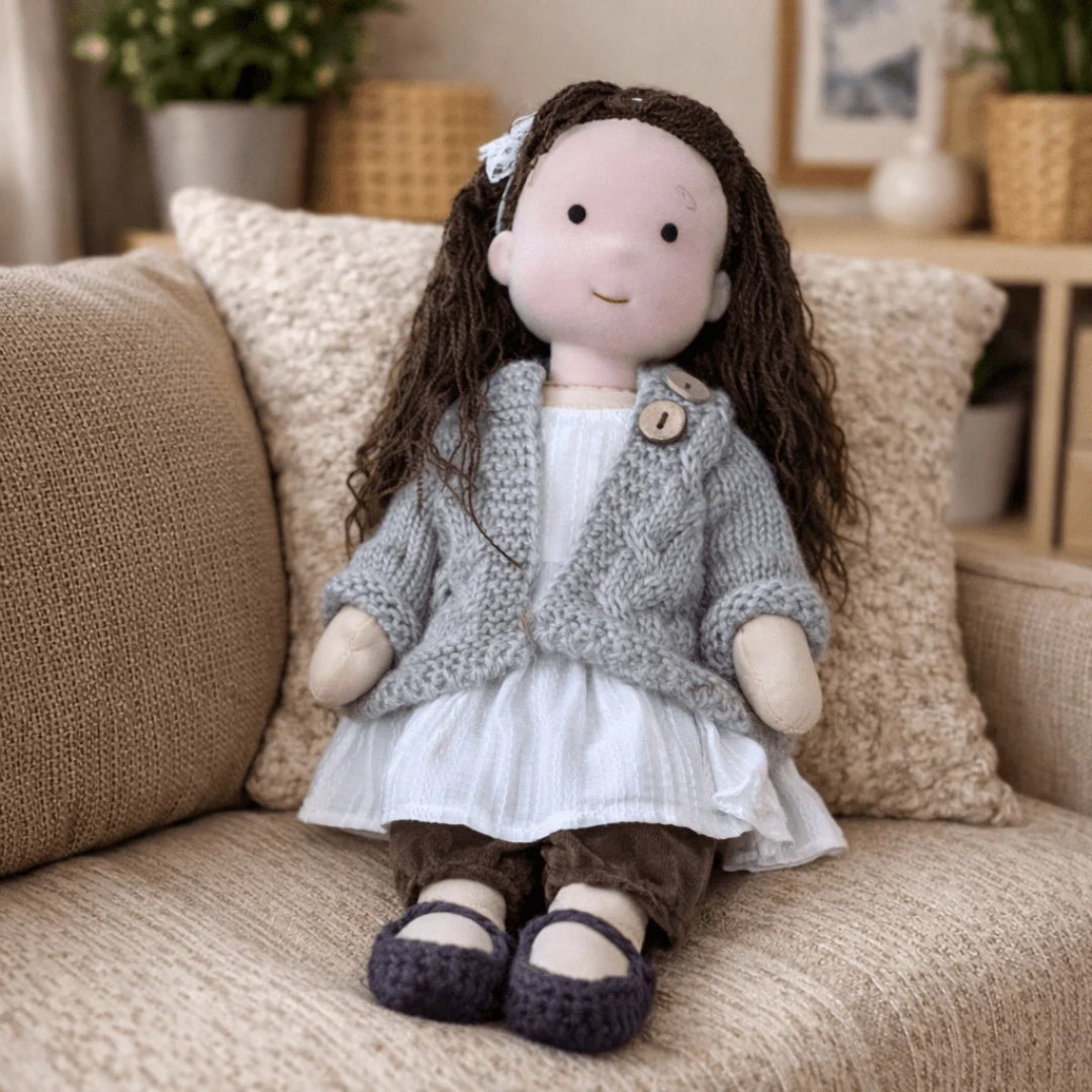 Håndlavet Waldorf dukke i bomuld til rolig og fantasifuld leg