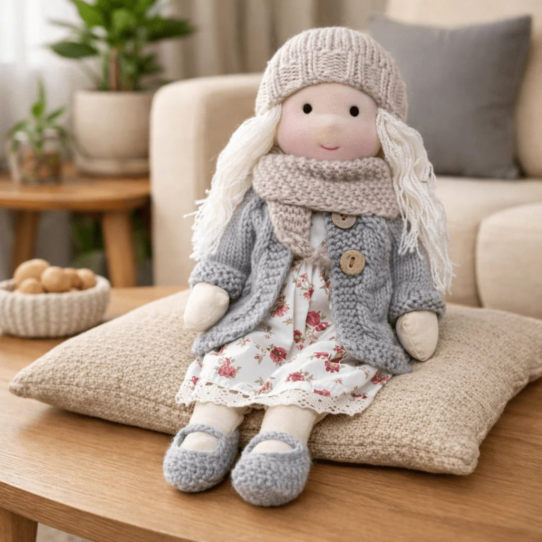 Håndlavet Waldorf dukke i bomuld til rolig og fantasifuld leg