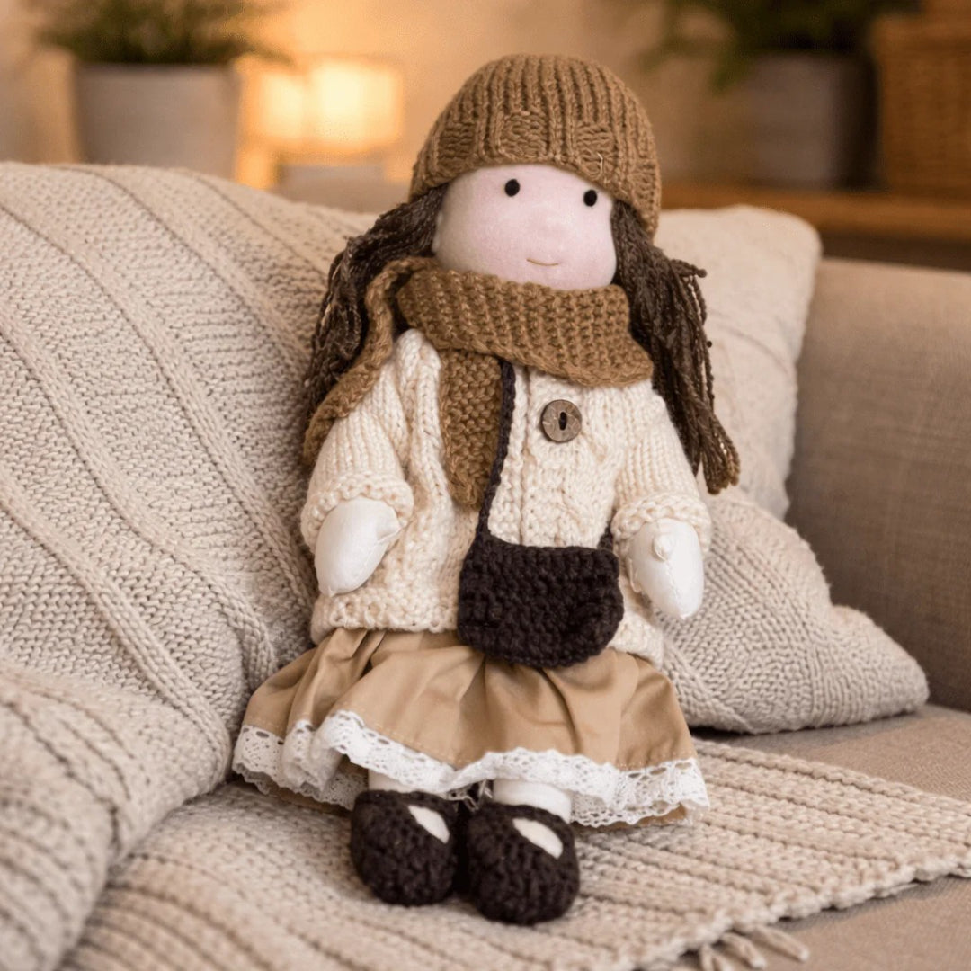 Håndlavet Waldorf dukke i bomuld til rolig og fantasifuld leg