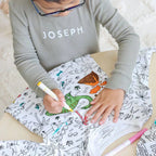 Kids' pajamas that can be drawn on and colored in