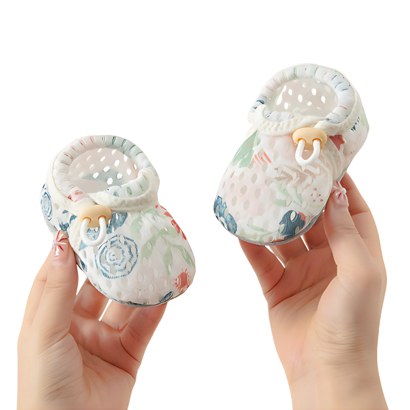 Ultra-light summer shoes for children
