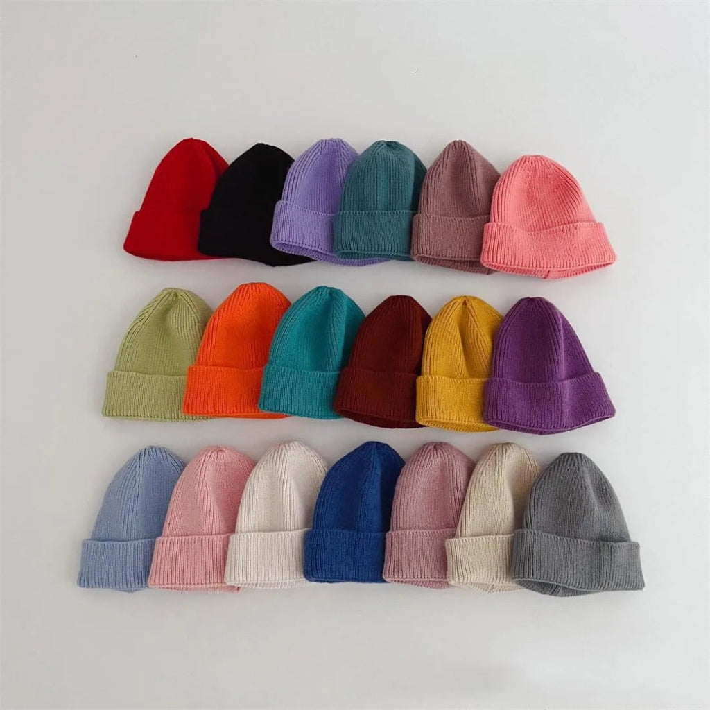 Knitted children's hat for warm days