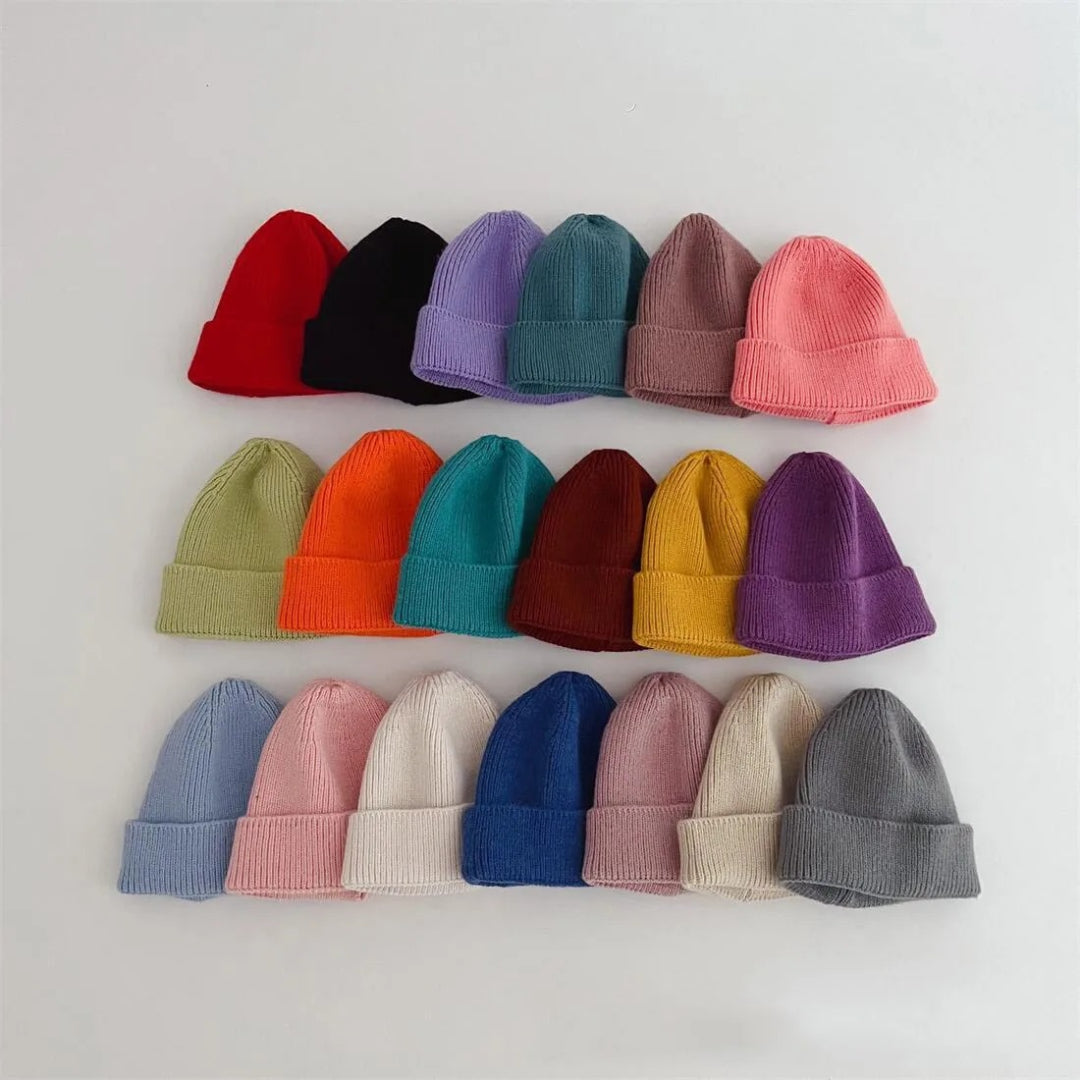 Knitted children's hat for warm days