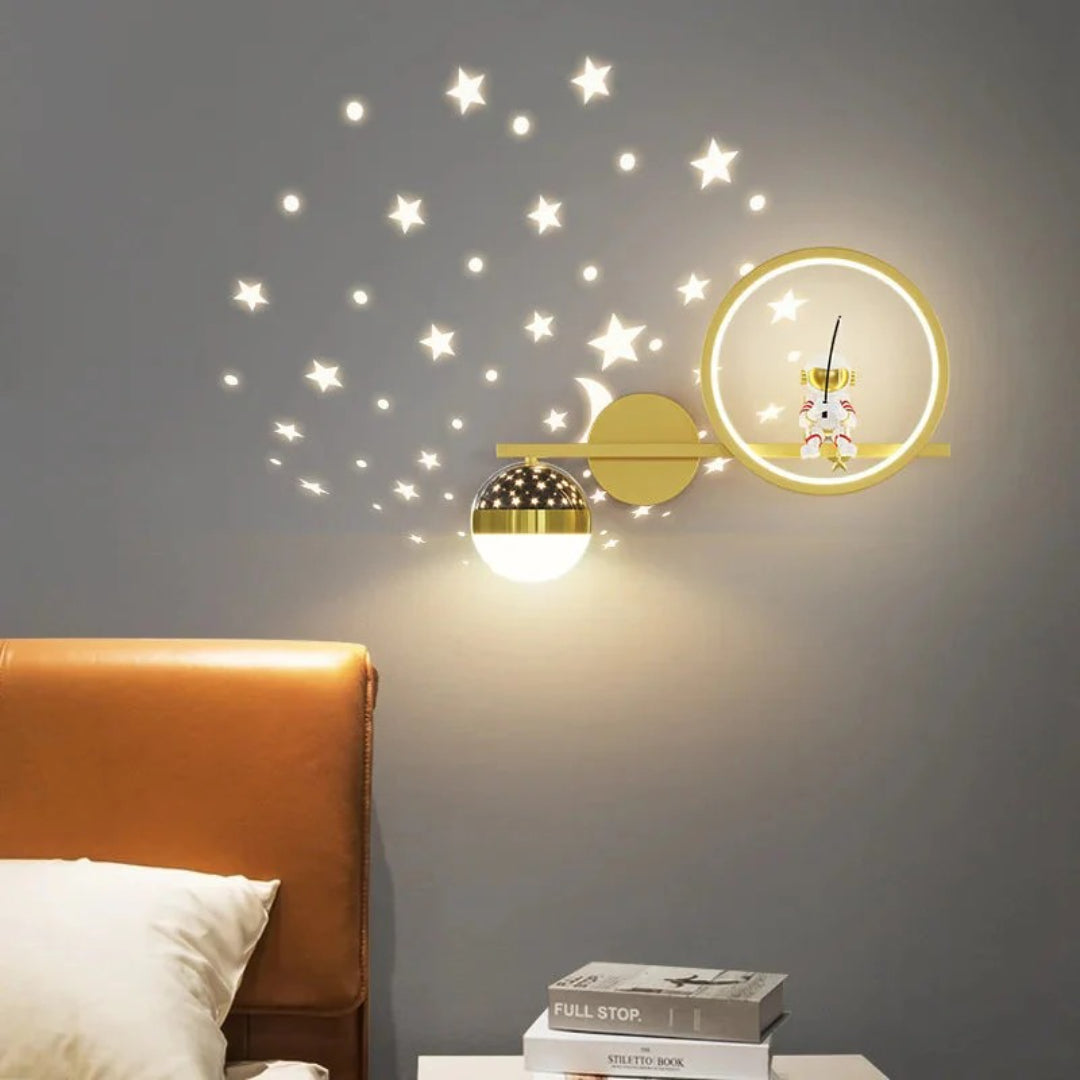 Astronaut night light with star projection for the children's room