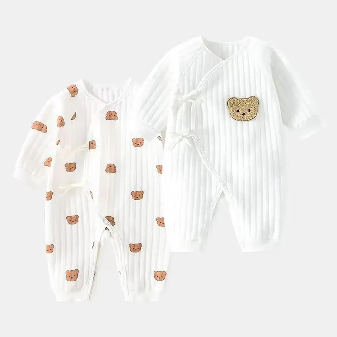 Baby bodysuit with bear and long sleeves