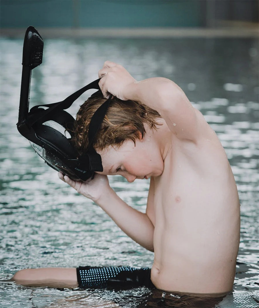 Children's diving mask with full face coverage and 180-degree field of vision