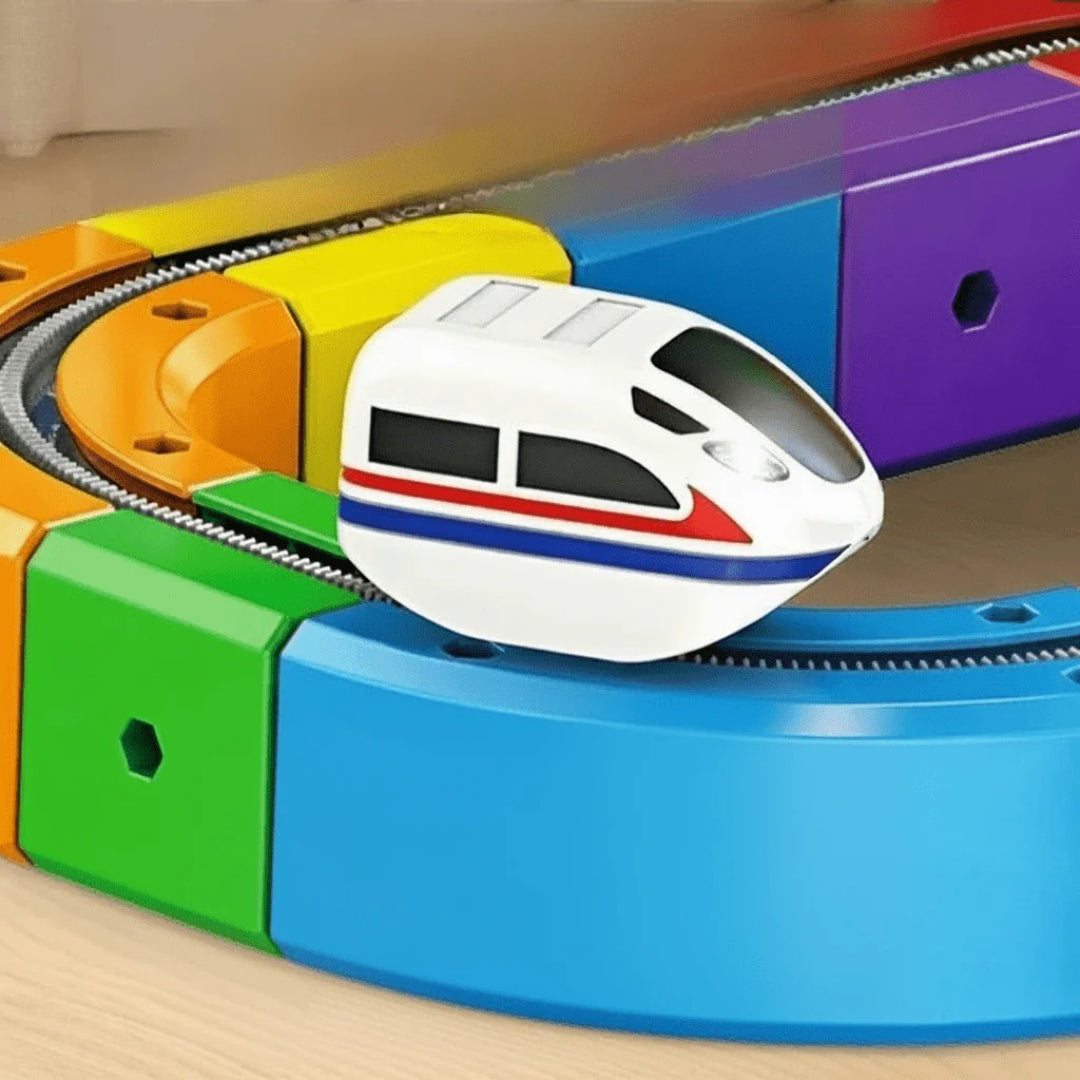 Train set with 3D track and battery-powered locomotive