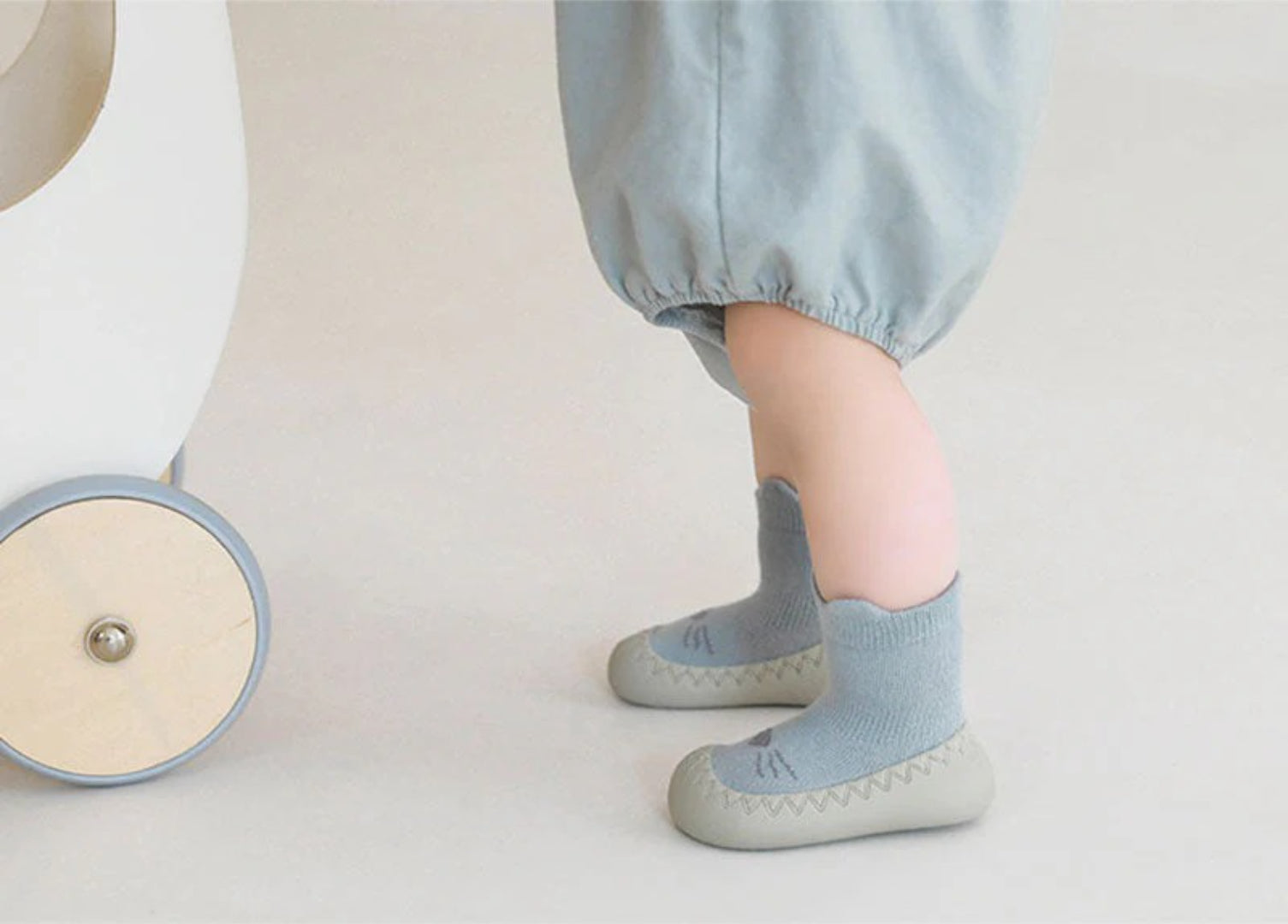Baby boots for first steps with non-slip sole