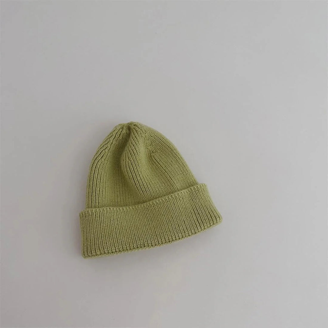 Knitted children's hat for warm days