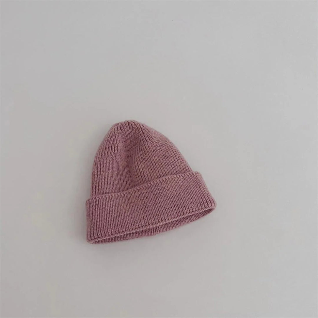 Knitted children's hat for warm days