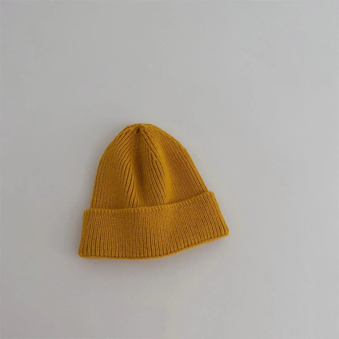 Knitted children's hat for warm days