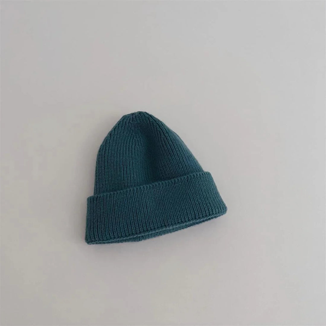 Knitted children's hat for warm days