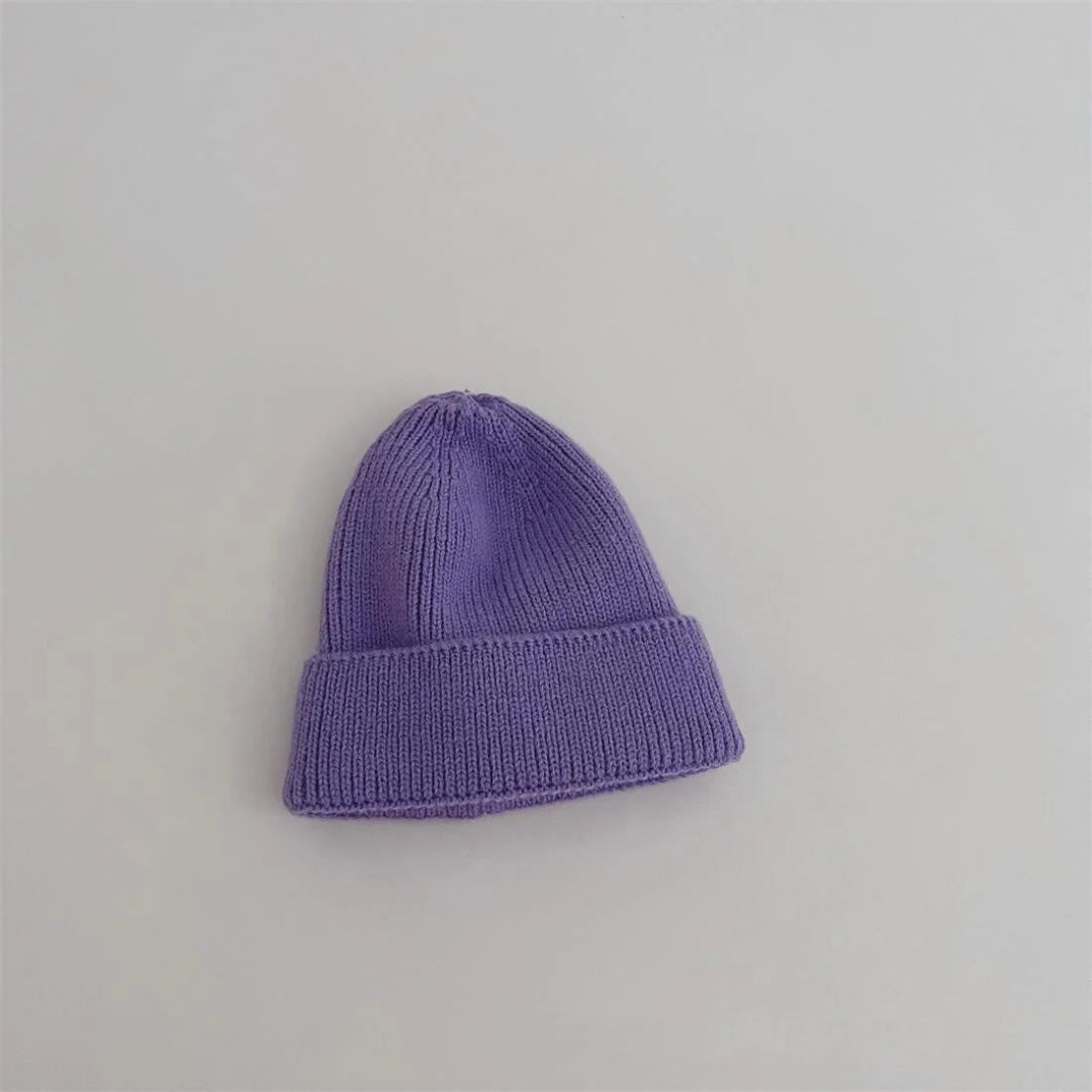 Knitted children's hat for warm days