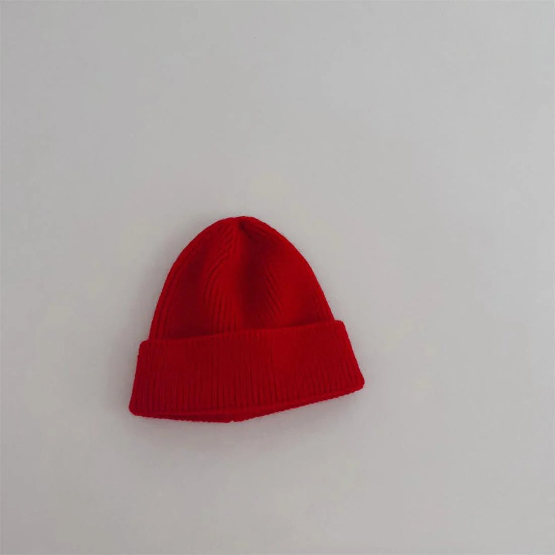 Knitted children's hat for warm days