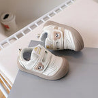 Baby shoes with a popular design