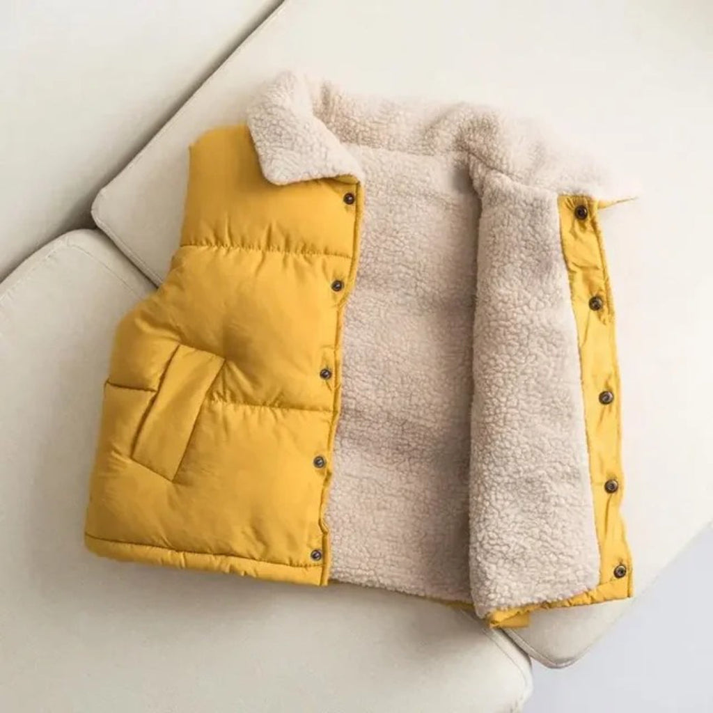 Kids' unisex puffer vest with snap closure