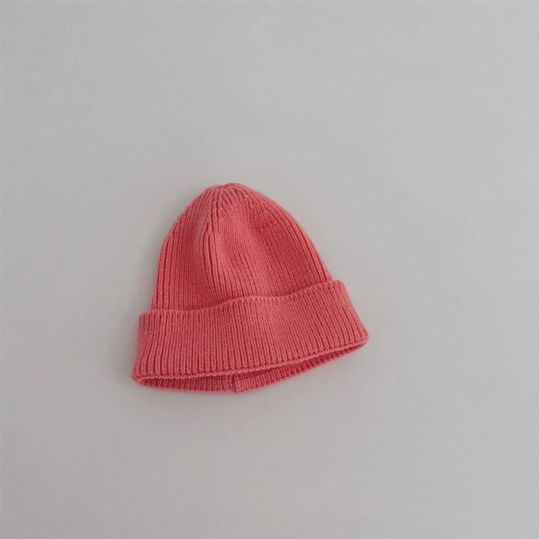 Knitted children's hat for warm days
