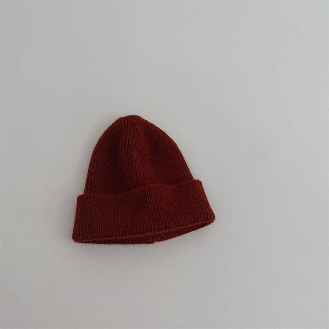 Knitted children's hat for warm days