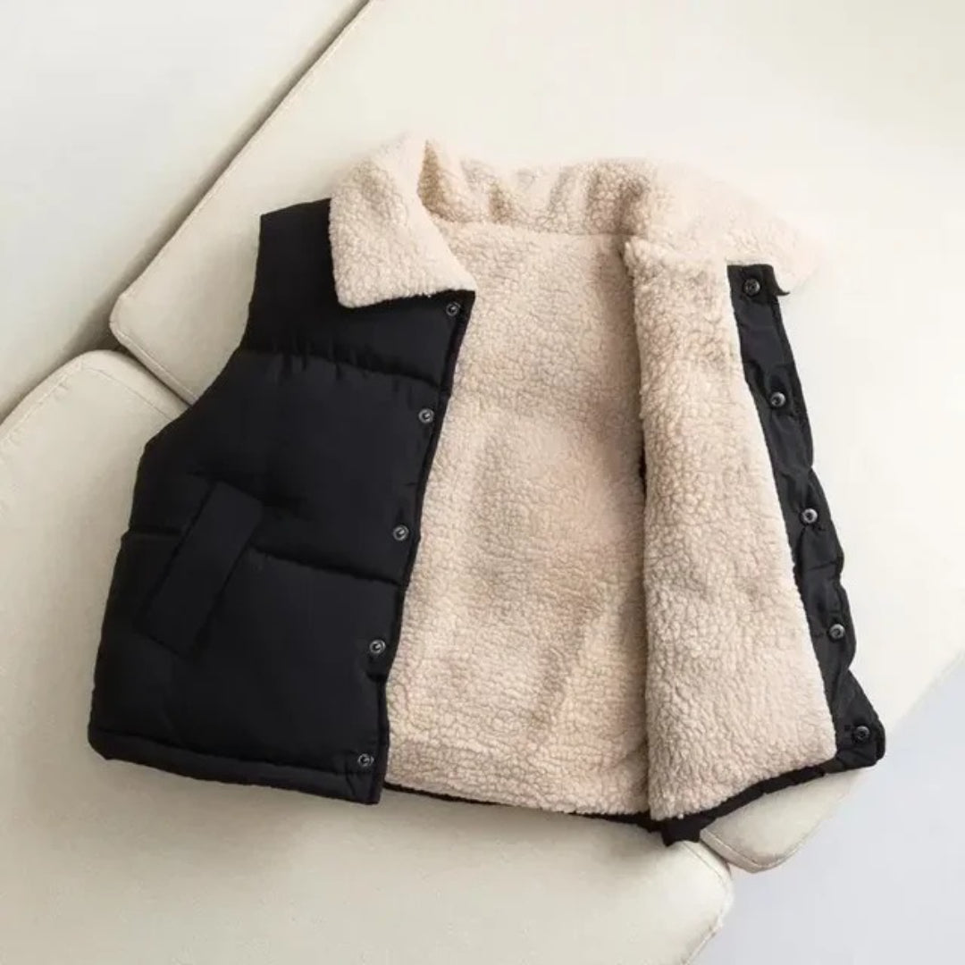 Kids' unisex puffer vest with snap closure
