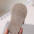 Baby shoes with a popular design