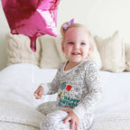 Kids' pajamas that can be drawn on and colored in