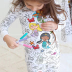 Kids' pajamas that can be drawn on and colored in