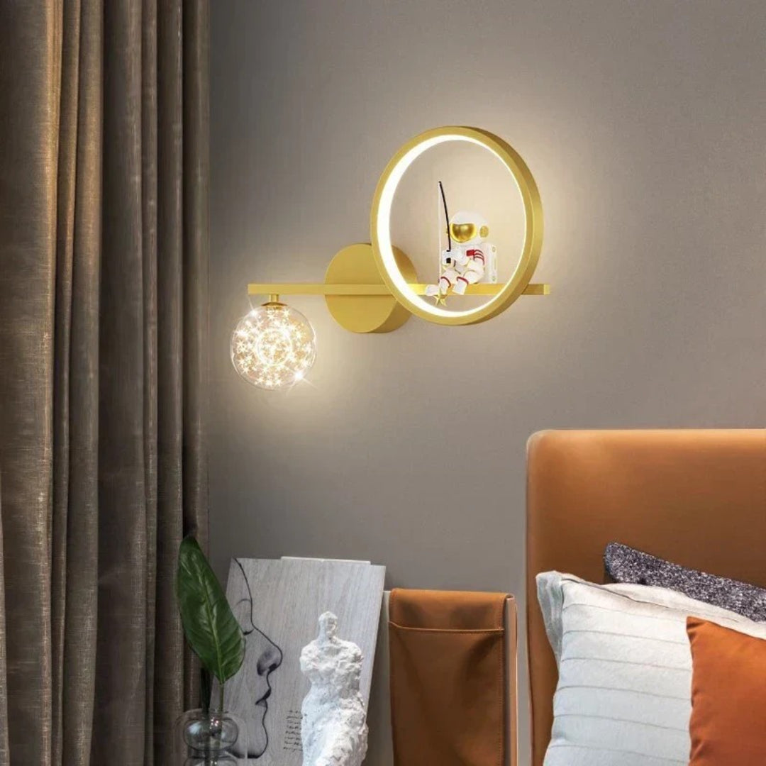 Astronaut night light with star projection for the children's room
