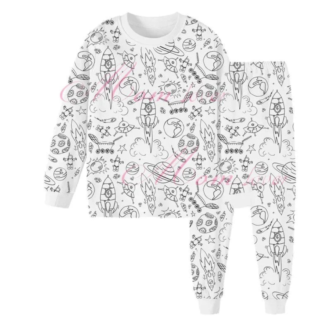 Kids' pajamas that can be drawn on and colored in