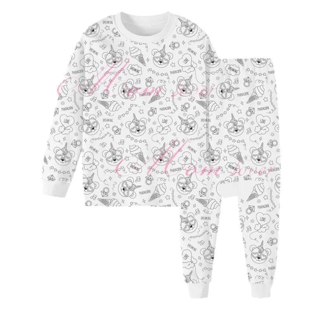 Kids' pajamas that can be drawn on and colored in