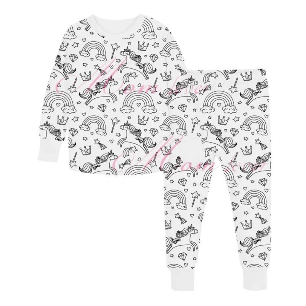 Kids' pajamas that can be drawn on and colored in